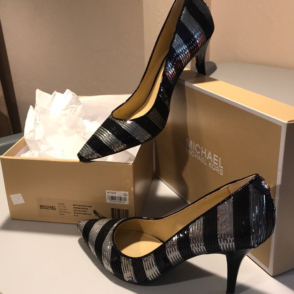 Michael Kors Flex Mid Pump